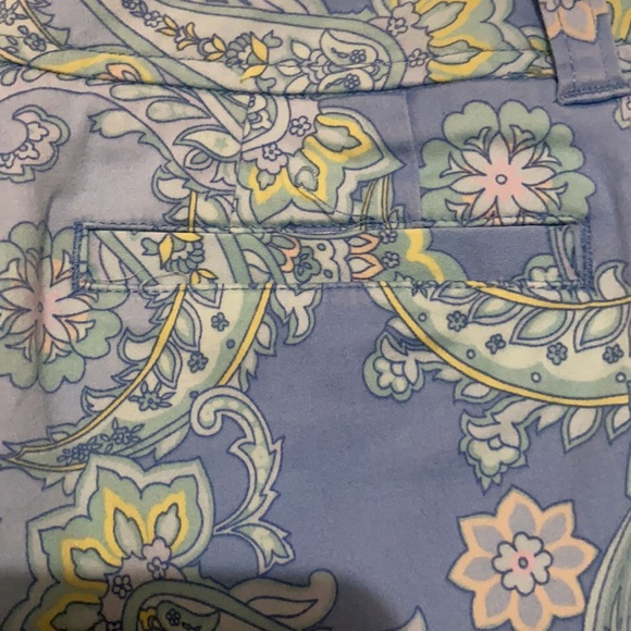 Liz Claiborne Audra Paisley Capris Pant Paisley Size 8P Petite Ladies - Picture 3 of 6